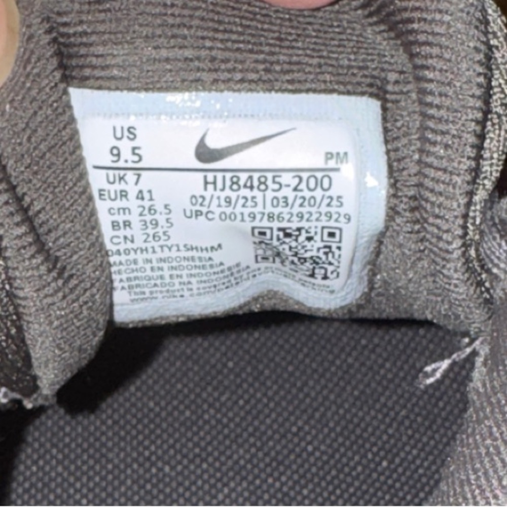 Nike Revolution 8 Running Shoe - Women's Sz 9.5 - Picture 10 of 10